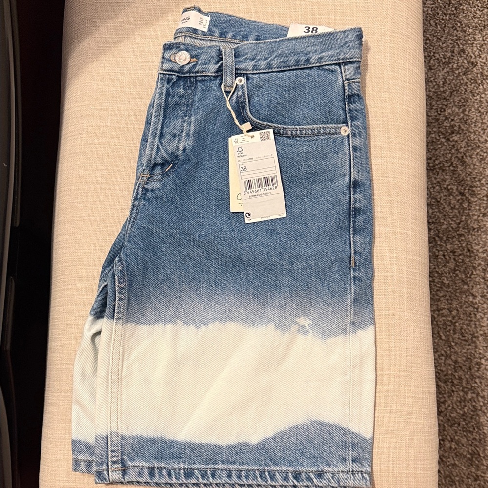 Ming Size 6 Bermuda Tie Dye Low Waist Blue Jean Shorts NWTs Blue and White